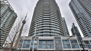 218 Queens Quay W., Toronto – large condo with Harbourfront location sold