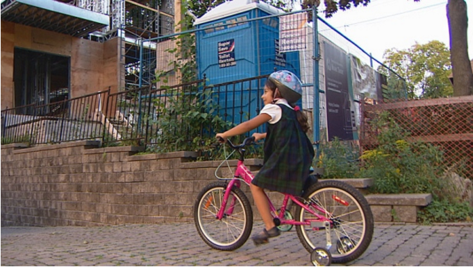 Toronto family is forced to live next to porta-potty for 2 years, Toronto city tells it can't help